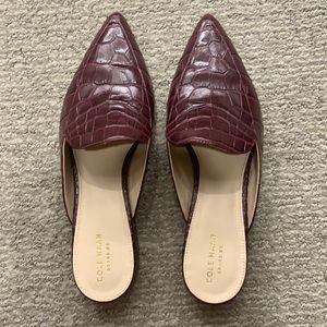 Like new burgundy croc embossed mules